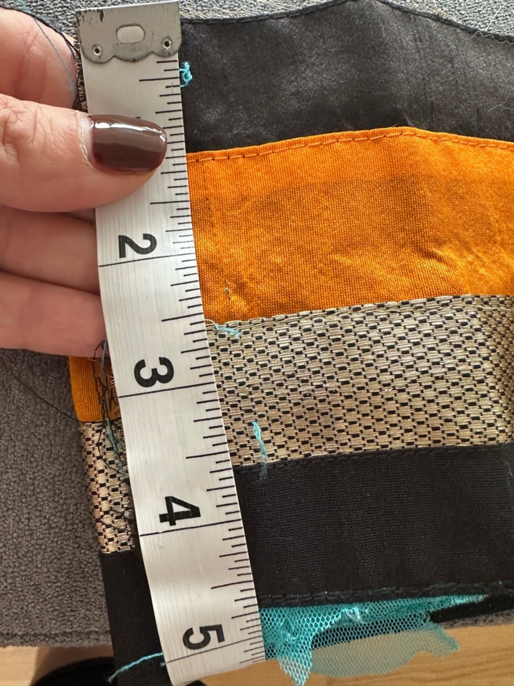 Beautiful Metallic Thread Hem - Picture 3 of 4
